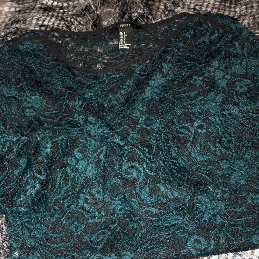 Forever 21 quarter length sleeves top